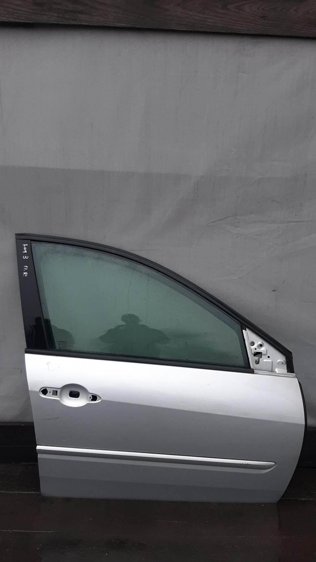 дверь передняя правая Renault Laguna 3 поколение 2008 - фото №1