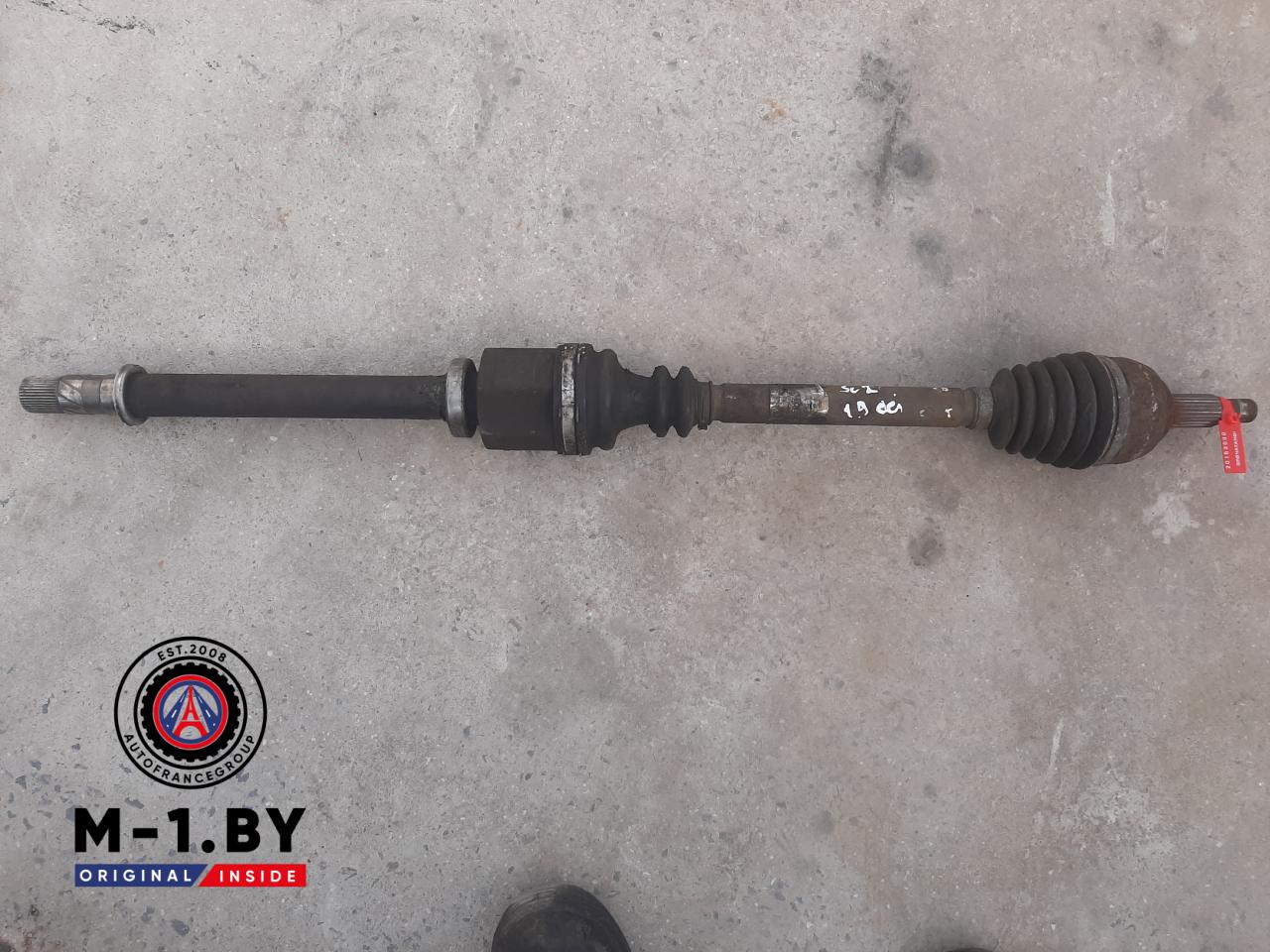 полуось передняя правая (приводной вал, ШРУС) Renault Scenic 2 поколение (2003 - 2006), 1.9 л., дизель, 8200198015 - фото №1