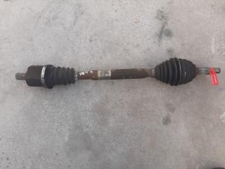 полуось передняя левая (приводной вал, ШРУС) Renault Megane 2 поколение (2002 - 2006), 1.6 л., бензин, АКПП, 8200267040