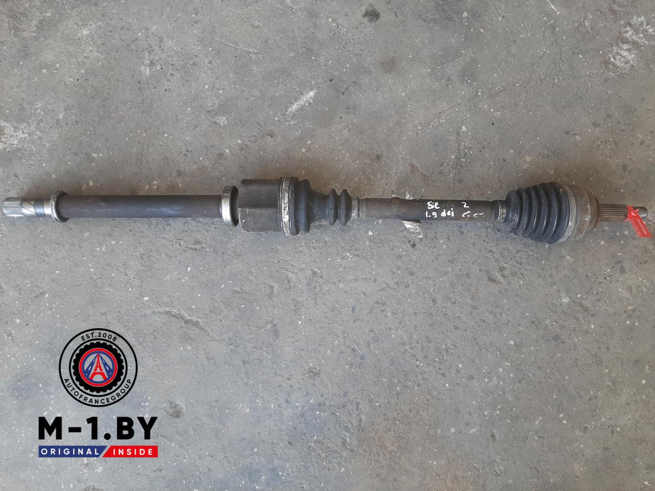 полуось передняя правая (приводной вал, ШРУС) Renault Scenic 2 поколение (2003 - 2006), 1.9 л., дизель, 8200436366 - фото №1