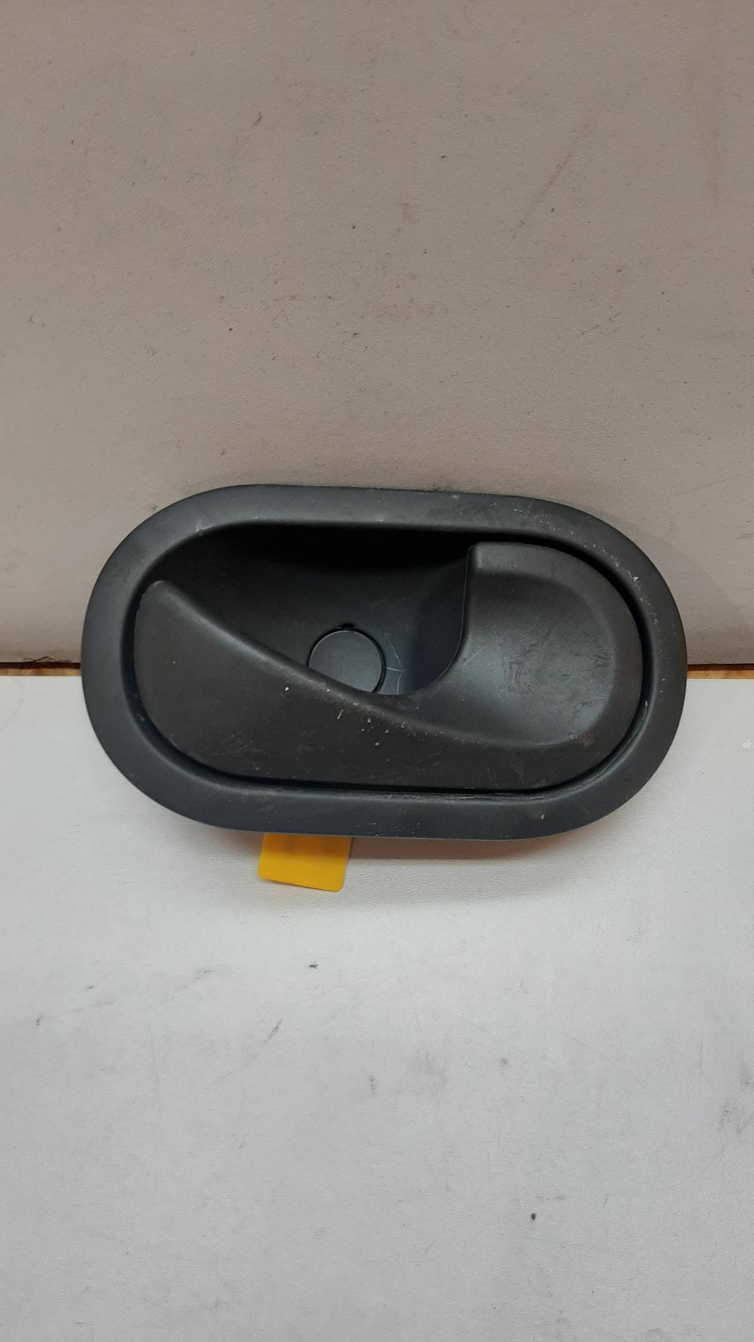 ручка внутренняя задняя правая Renault Megane 2 поколение 2003 - фото №1