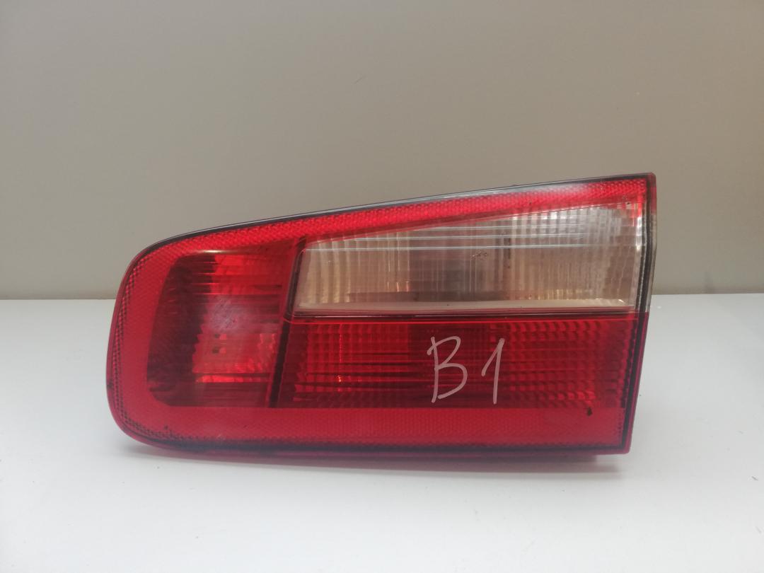 фонарь крышки багажника левый Renault Laguna 2 поколение 2001 - фото №1