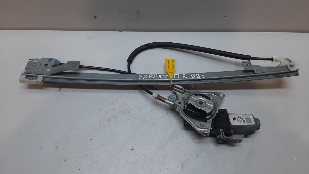 стеклоподъемник электрический передний правый Peugeot Expert 1 поколение 1999 - фото №1