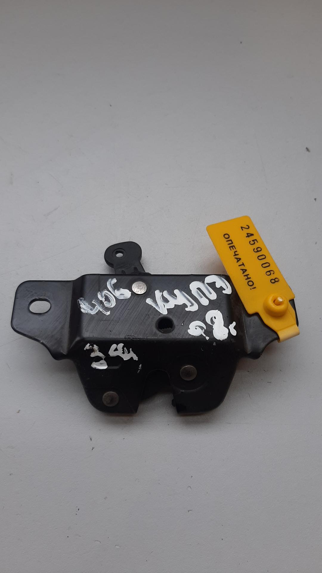 замок багажника Peugeot 406 1 поколение 1998, купе - фото №1