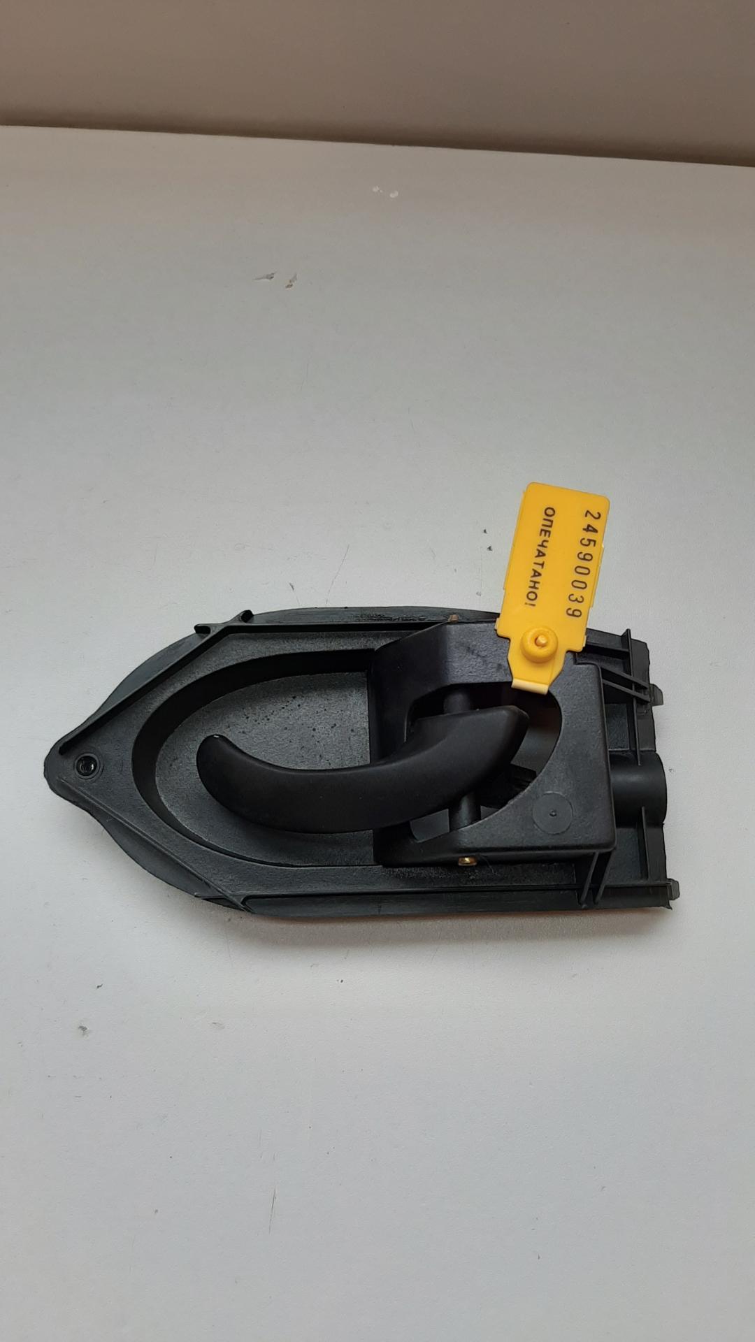 ручка внутренняя передняя правая Ford Ka 1 поколение 2003, 97KGB22600AG - фото №1