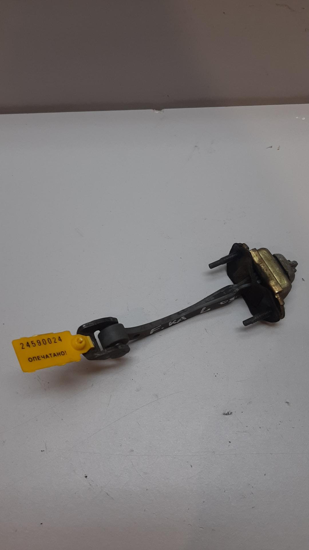 ограничитель открывания двери Ford Ka 1 поколение 2003 - фото №1