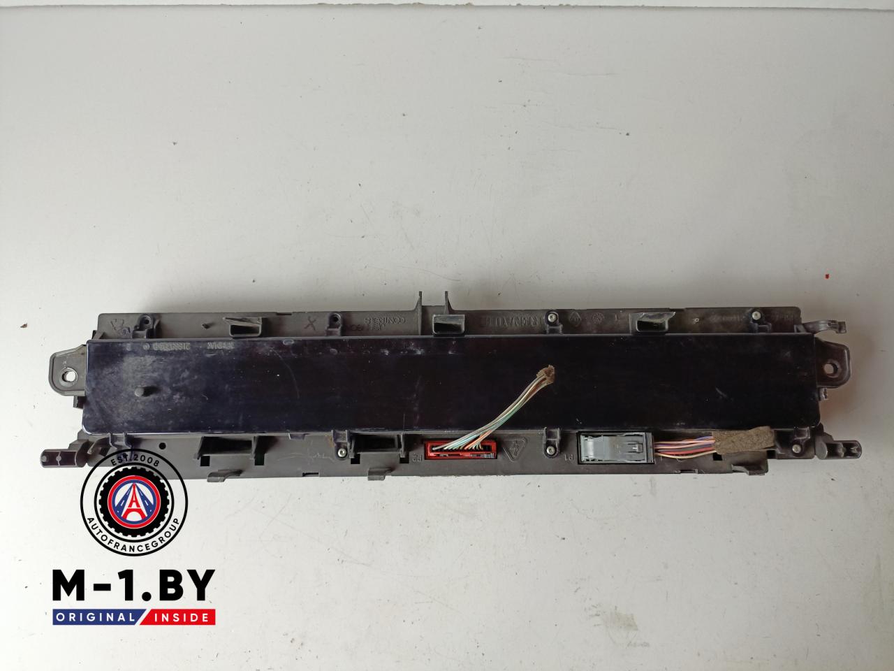 щиток приборов (приборная панель) Renault Scenic 2 поколение (2003 - 2006), P8200704463A - фото №1