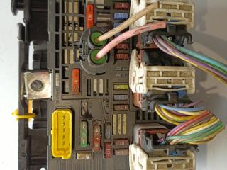 блок предохранителей Citroen C5 2 поколение (2008 - 2017), BSMR02, 9807028580