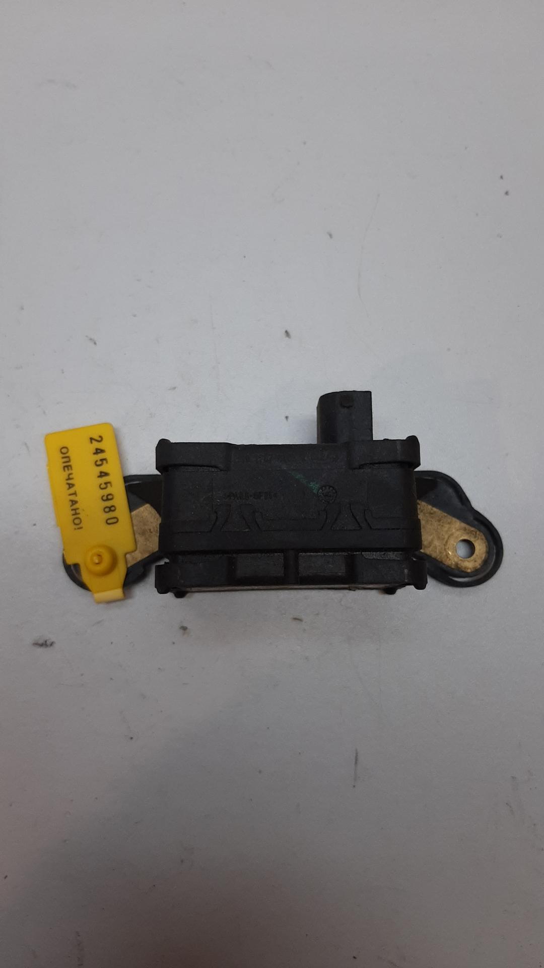 датчик ускорения Renault Laguna 2 поколение 2004, 1.9 л., дизель, 8200404858 - фото №1