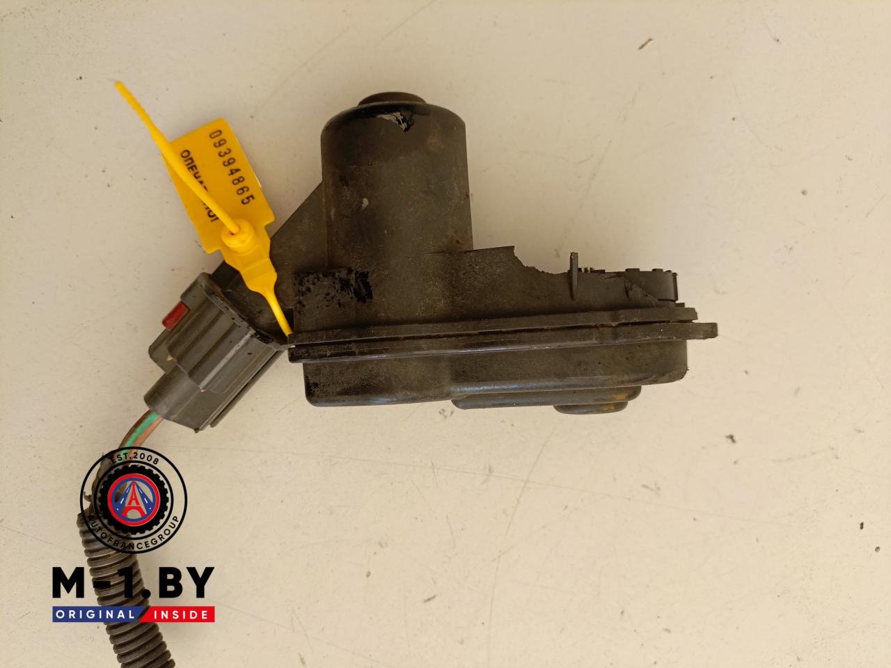 суппорт задний левый Renault Megane 3 поколение (2008 - 2014) - фото №1