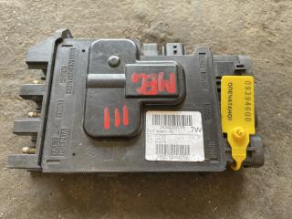 блок предохранителей Renault Megane 3 поколение (2008 - 2014), 1.5 л., дизель, 243800011R