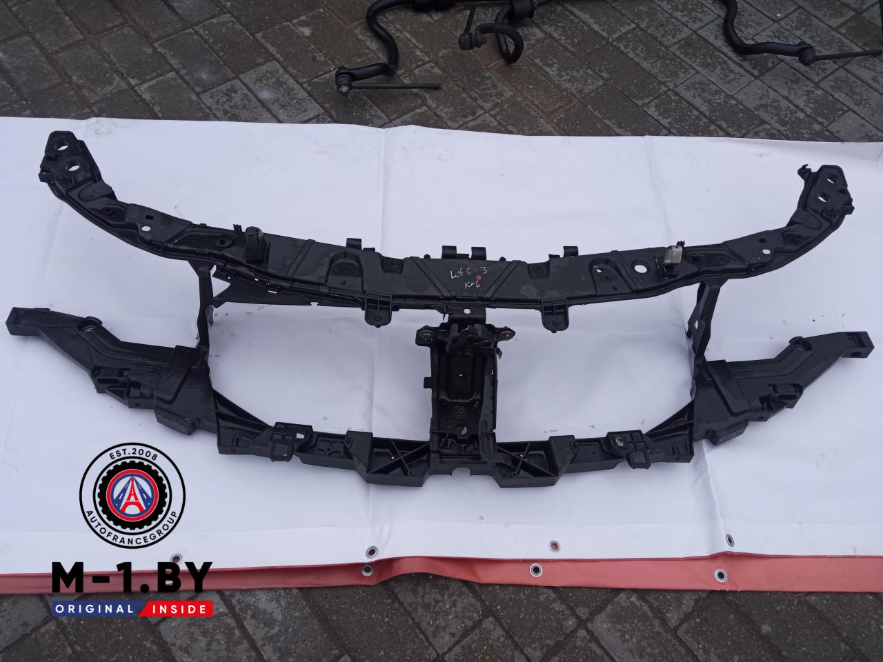 передняя панель крепления облицовки (телевизор) Renault Laguna 3 поколение (2007 - 2012), хетчбэк 5 дв. - фото №1