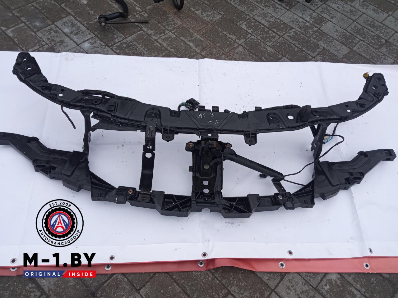 передняя панель крепления облицовки (телевизор) Renault Laguna 3 поколение (2007 - 2012), хетчбэк 5 дв. - фото №1