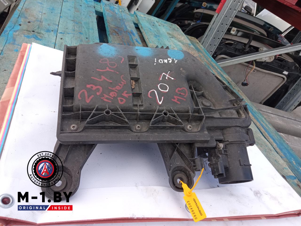 корпус воздушного фильтра Peugeot 207 1 поколение (2006 - 2009), 1.6 л., дизель - фото №1