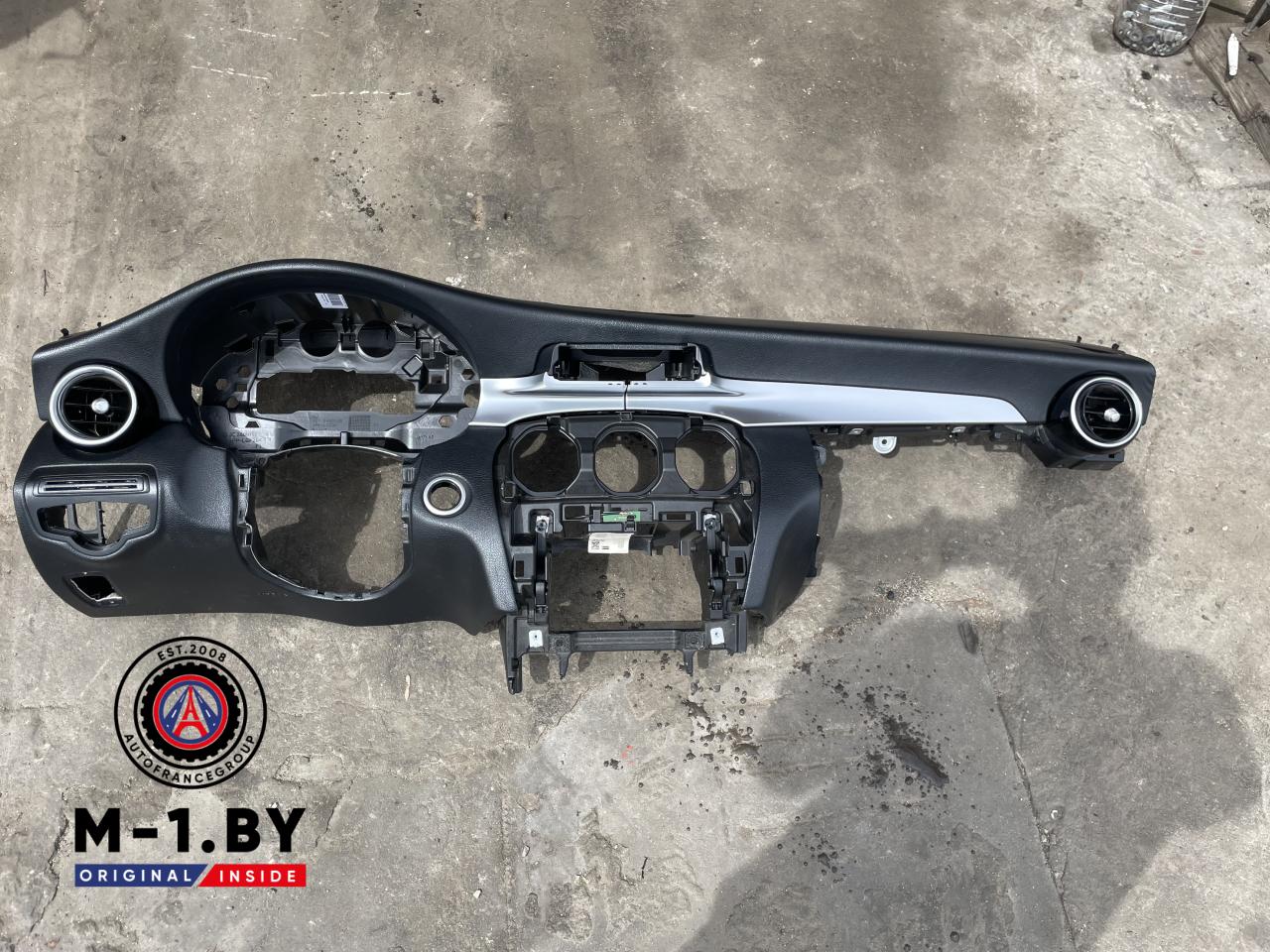 панель передняя салона (торпедо) Mercedes-Benz C-Класс W205/S205/C205 (2014 - 2018) - фото №1