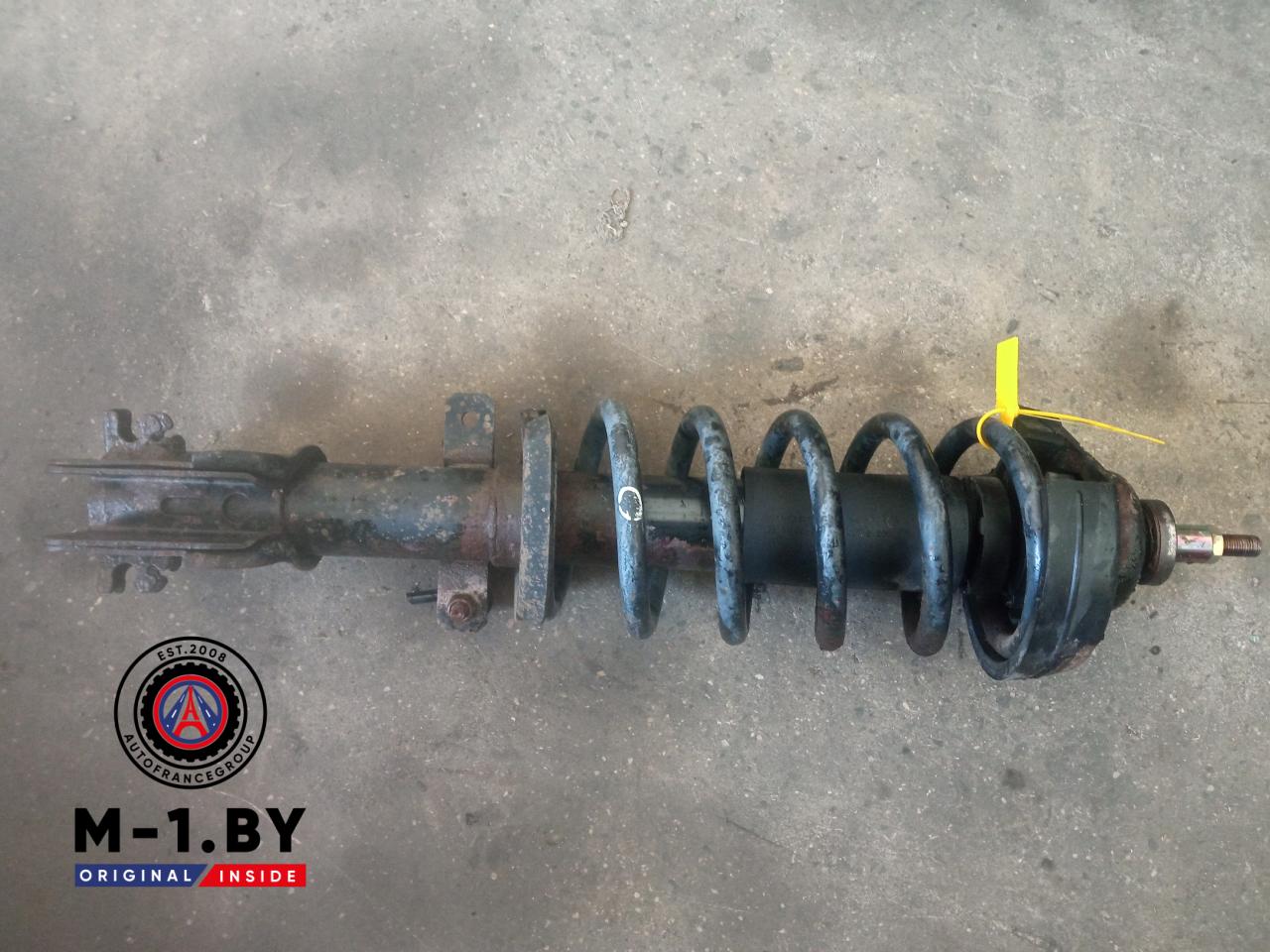 стойка передняя левая Renault Trafic 2 поколение (2001 - 2006) - фото №1