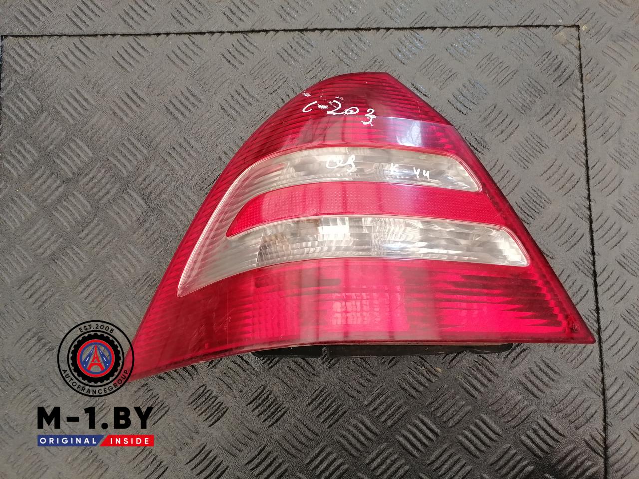 фонарь задний левый Mercedes-Benz C-Класс W203/S203/CL203 (2000 - 2004) - фото №1