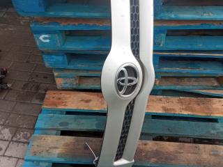 решетка радиатора Toyota Corolla Verso 1 поколение [рестайлинг] (2004 - 2007)