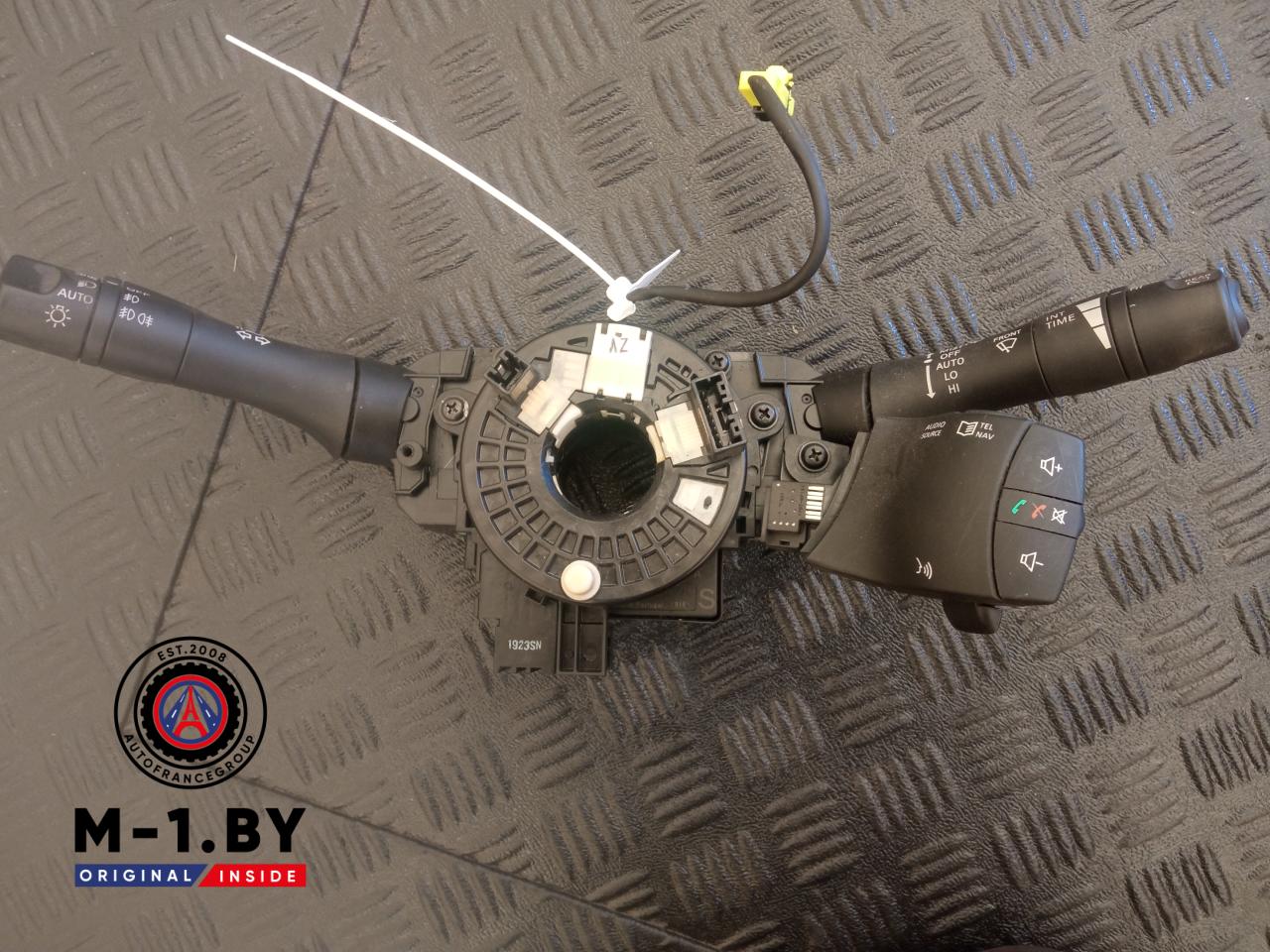 переключатель подрулевой (стрекоза) Renault Koleos 1 поколение (2008 - 2011) - фото №1