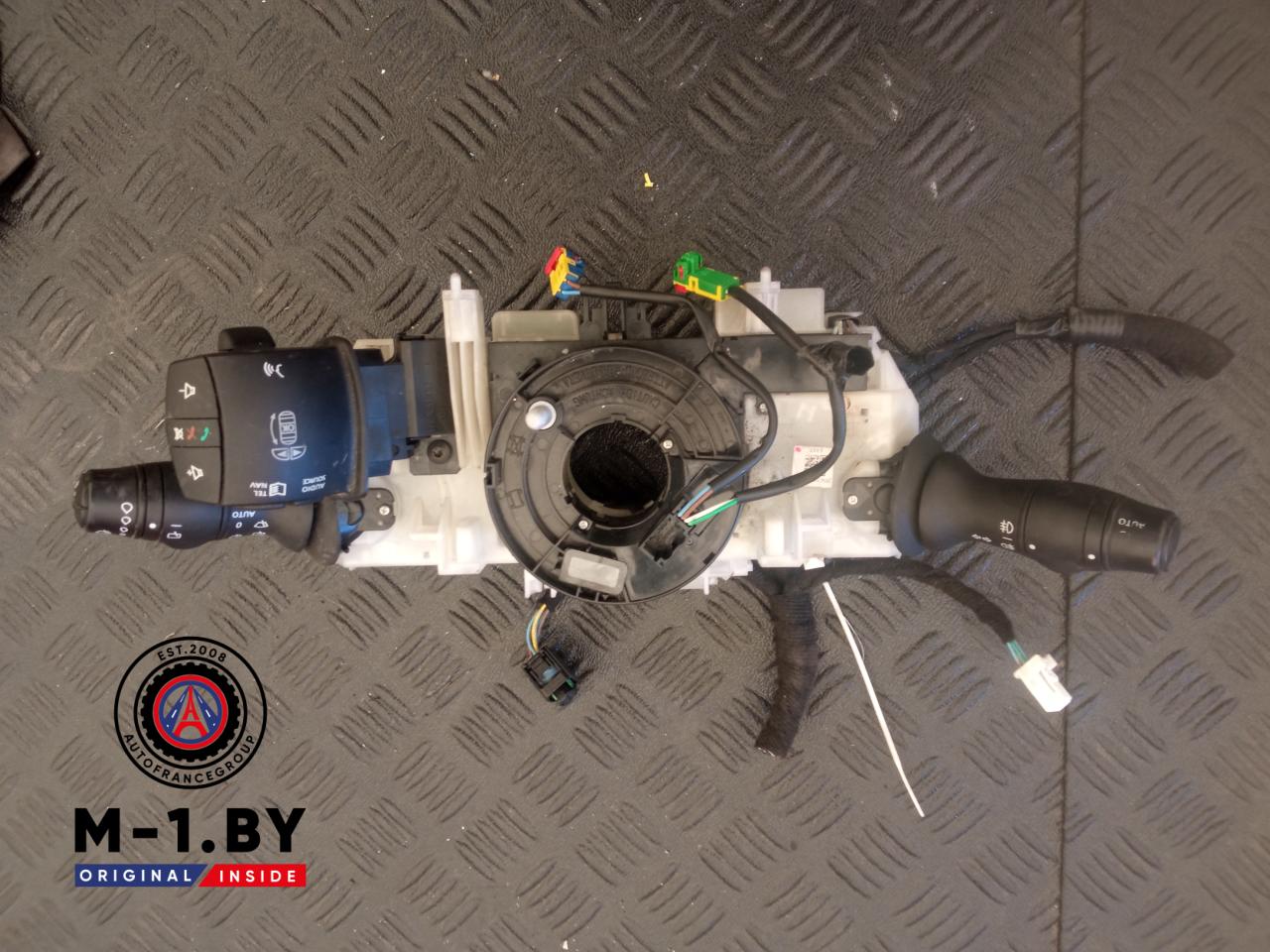 переключатель подрулевой (стрекоза) Renault Scenic 3 поколение (2009 - 2012) - фото №1