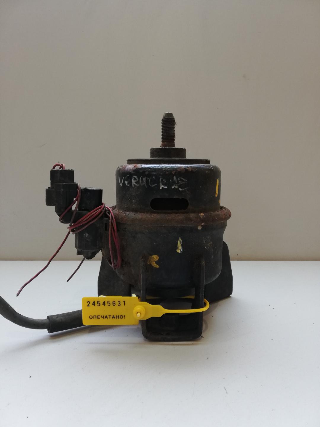 подушка крепления двигателя Hyundai ix55 1 поколение 2010, 3.0 л., дизель, 21812-2B500 - фото №1