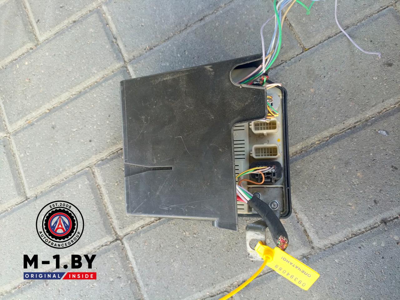 блок предохранителей Renault Kangoo 2 поколение (2007 - 2013), 8200451901D - фото №1