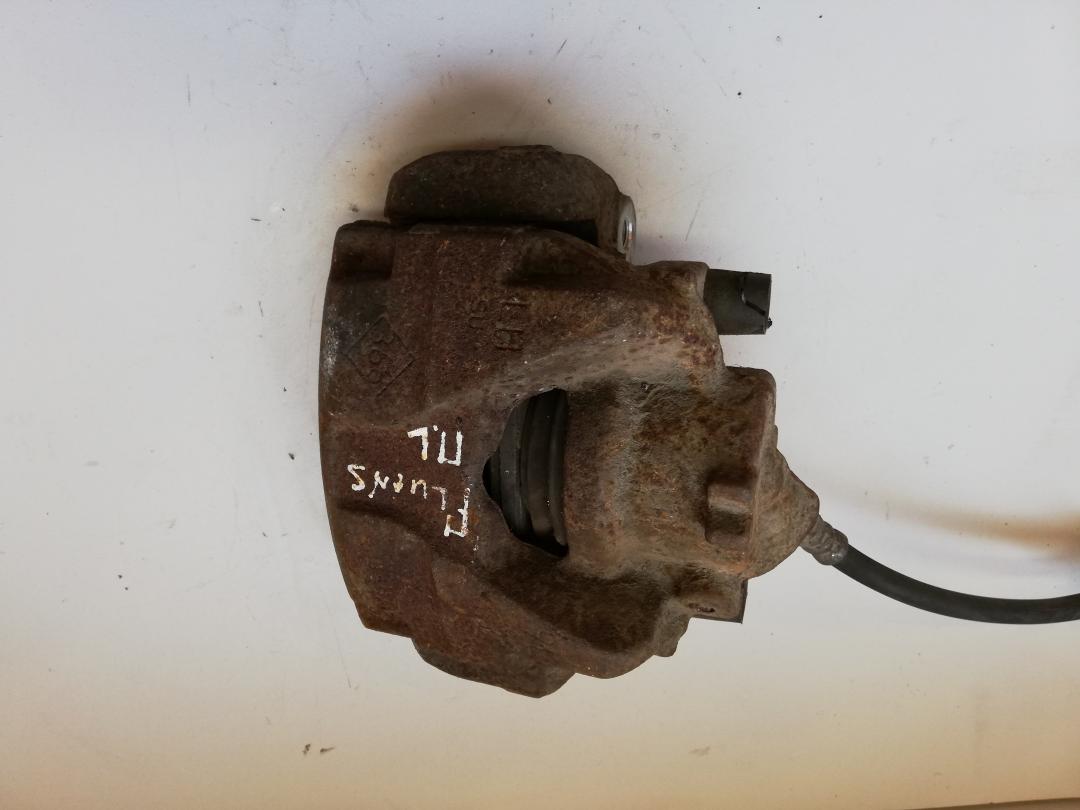 суппорт передний левый Renault Fluence 1 поколение 2009 - фото №1