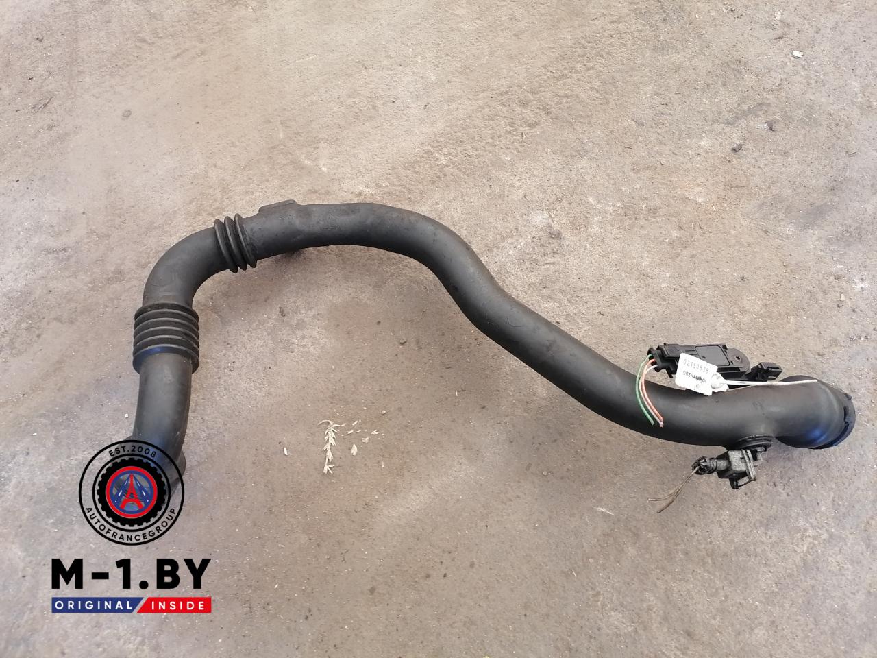 патрубок интеркулера Renault Clio 3 поколение (2005 - 2009), 1.5 л., дизель, 8200527669, 8200468372, 0281002996 - фото №1