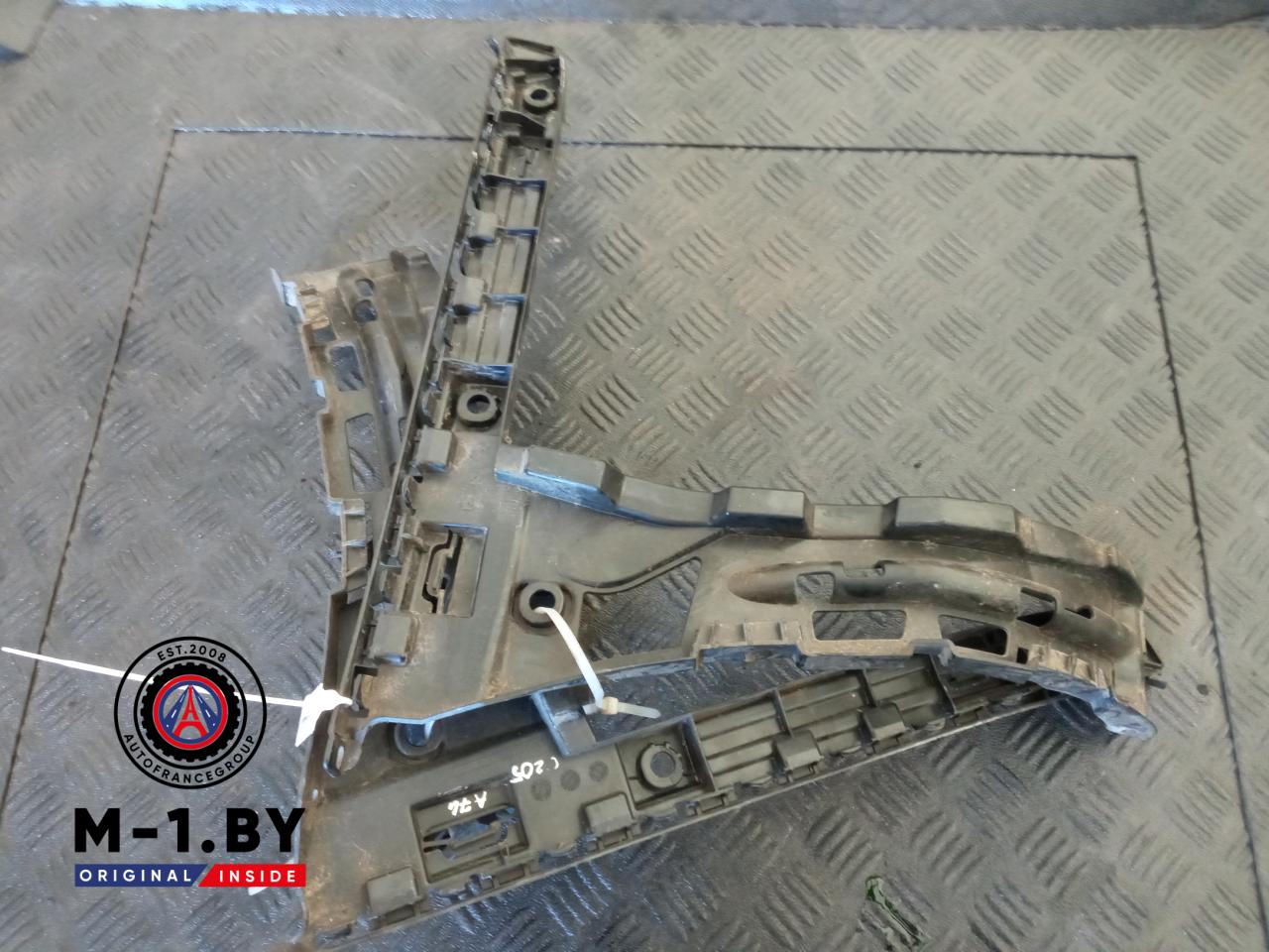 крепление бампера Mercedes-Benz C-Класс W205/S205/C205 (2014 - 2018), 2058802002 - фото №1