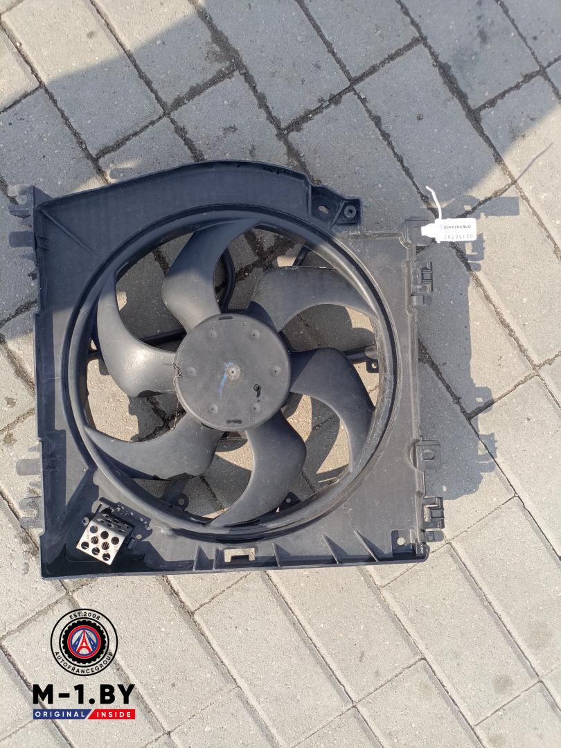 вентилятор радиатора Renault Clio 3 поколение (2005 - 2009), 8200966248 - фото №1
