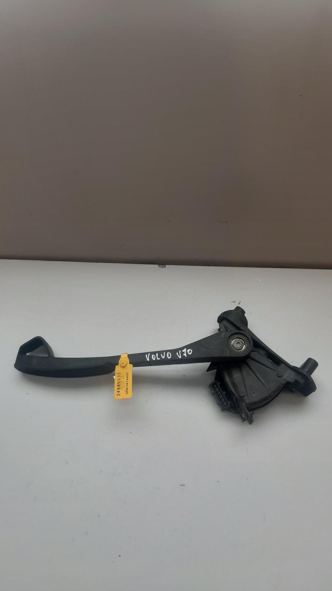 педаль Volvo V70 1 поколение 1998, 2.4 л., дизель, 30666659 - фото №1