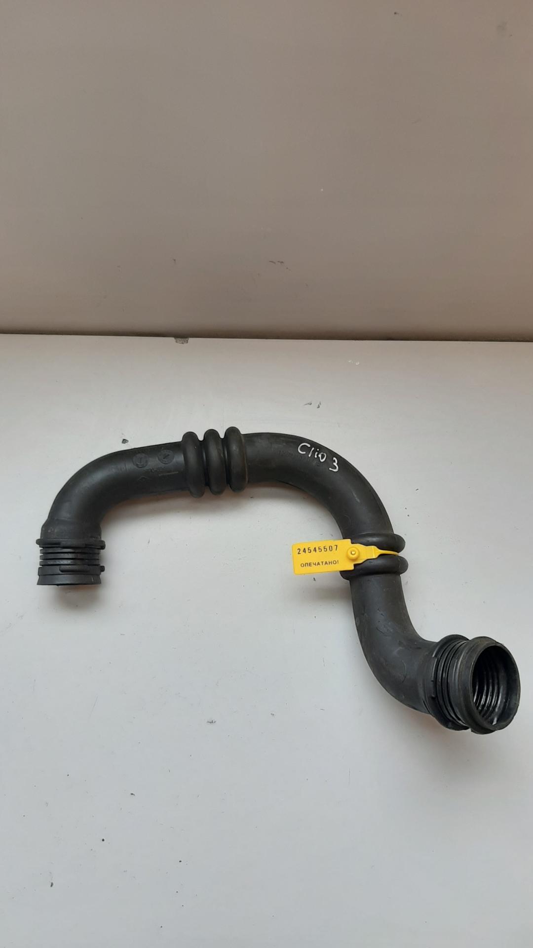 патрубок интеркулера Renault Clio 3 поколение 2006, 8200519298 - фото №1