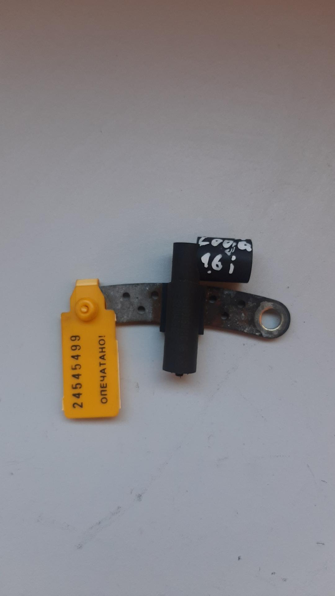 датчик коленвала Renault Logan 1 поколение 2005, 1.6 л., бензин, 8200436025 - фото №1