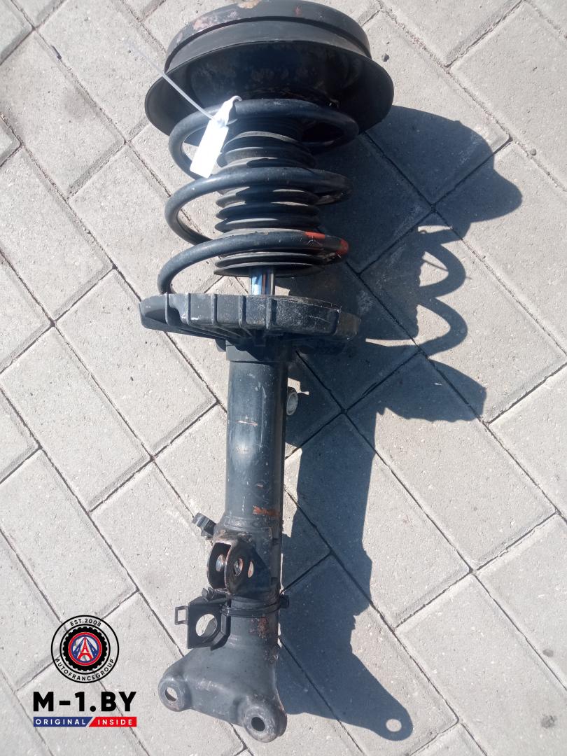 стойка передняя левая Mercedes-Benz C-Класс W203/S203/CL203 (2000 - 2004) - фото №1