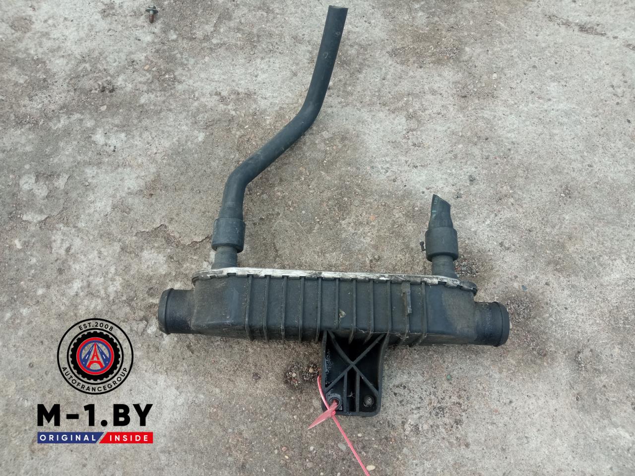 теплообменник масляного фильтра Citroen C8 1 поколение (2002 - 2008), 2.2 л., дизель - фото №1