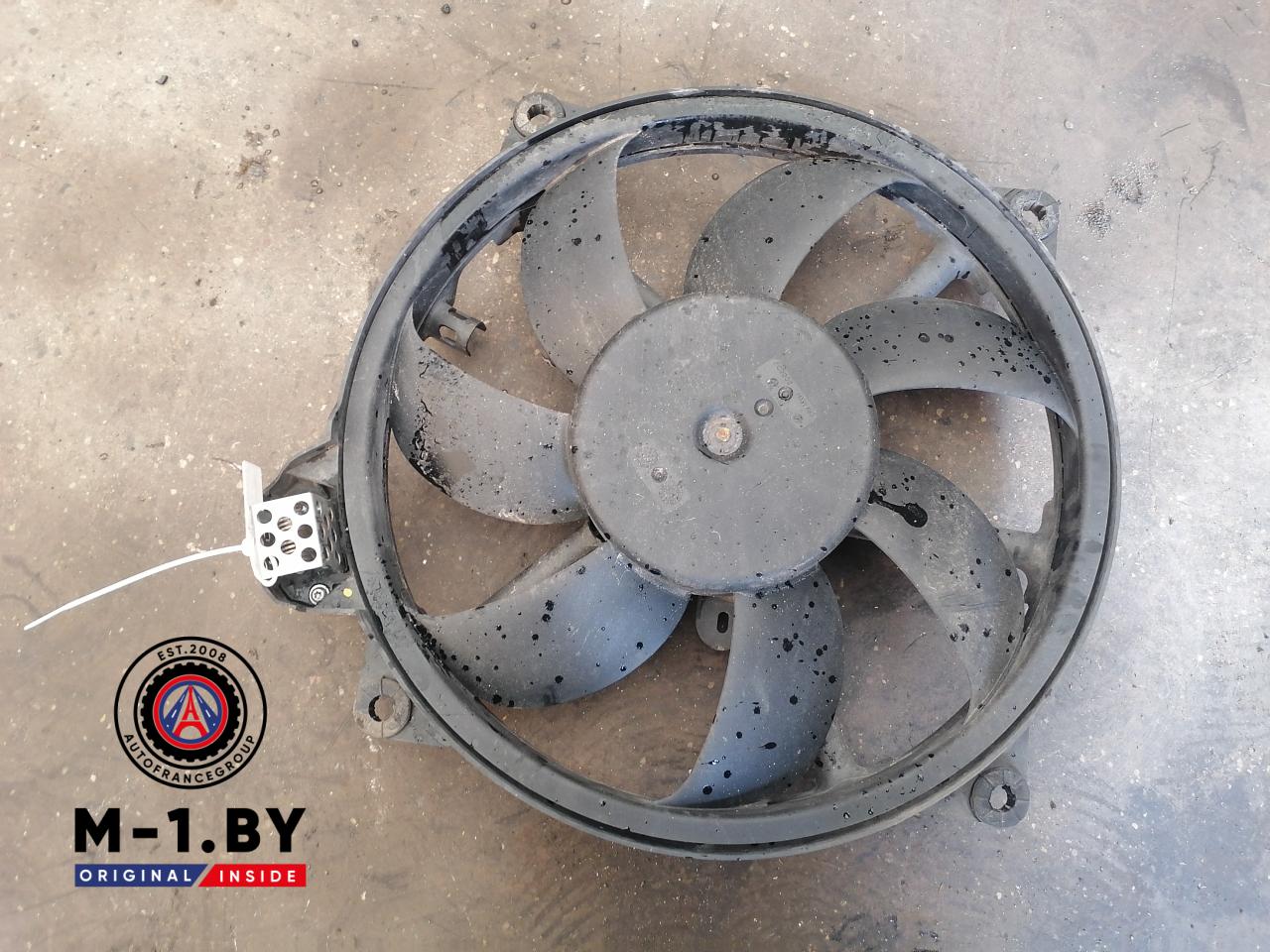 вентилятор радиатора Renault Megane 3 поколение (2008 - 2014), 1.5 л., дизель, 214810898R - фото №1