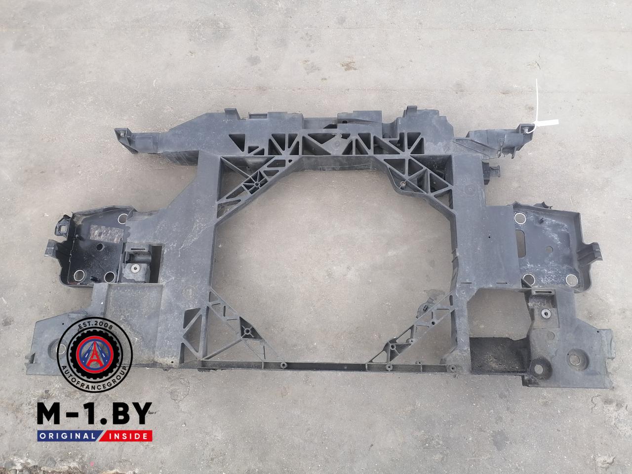 диффузор вентилятора Renault Megane 3 поколение (2008 - 2014) - фото №1