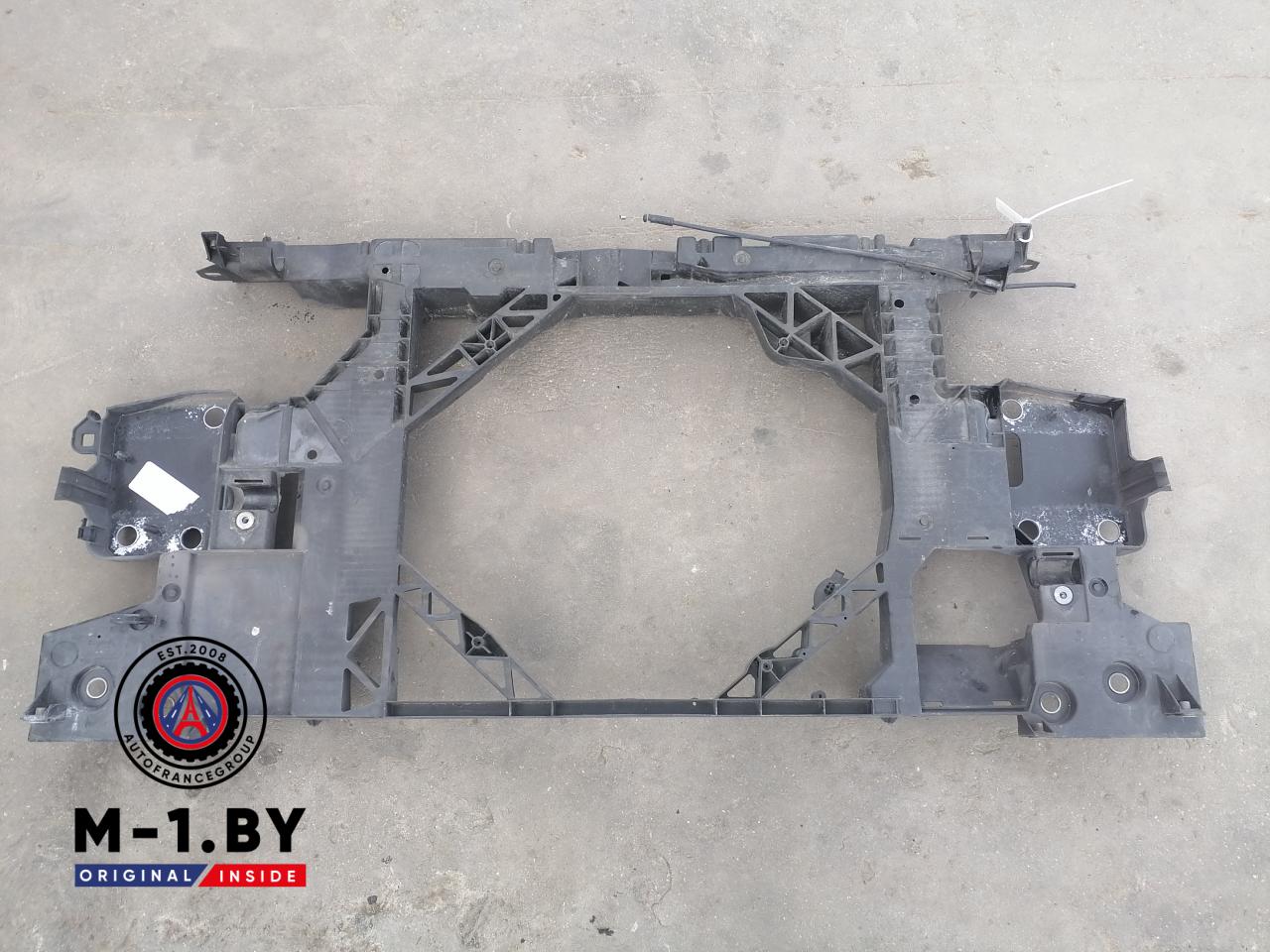 кронштейн передней панели (телевизора) Renault Megane 3 поколение (2008 - 2014) - фото №1