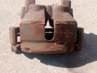 суппорт передний левый Jeep Grand Cherokee WK (2004 - 2010)