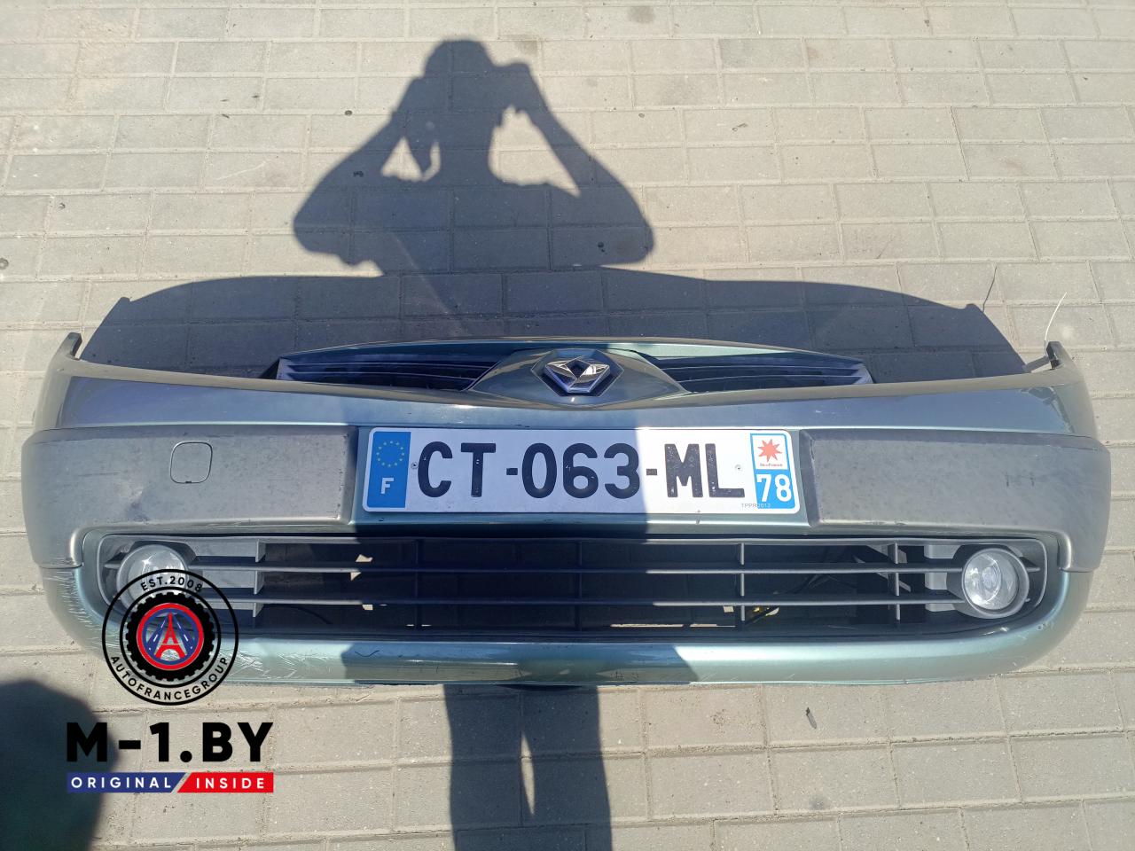 бампер передний Renault Scenic 2 поколение (2003 - 2006) - фото №1