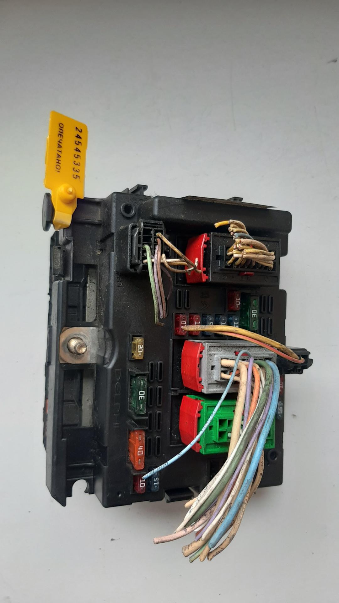 блок предохранителей Peugeot 307 1 поколение 2002, BSMB4, 9650663980 - фото №1