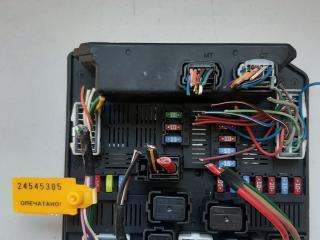 блок предохранителей Renault Koleos 1 поколение 2009, 284B7JY00A