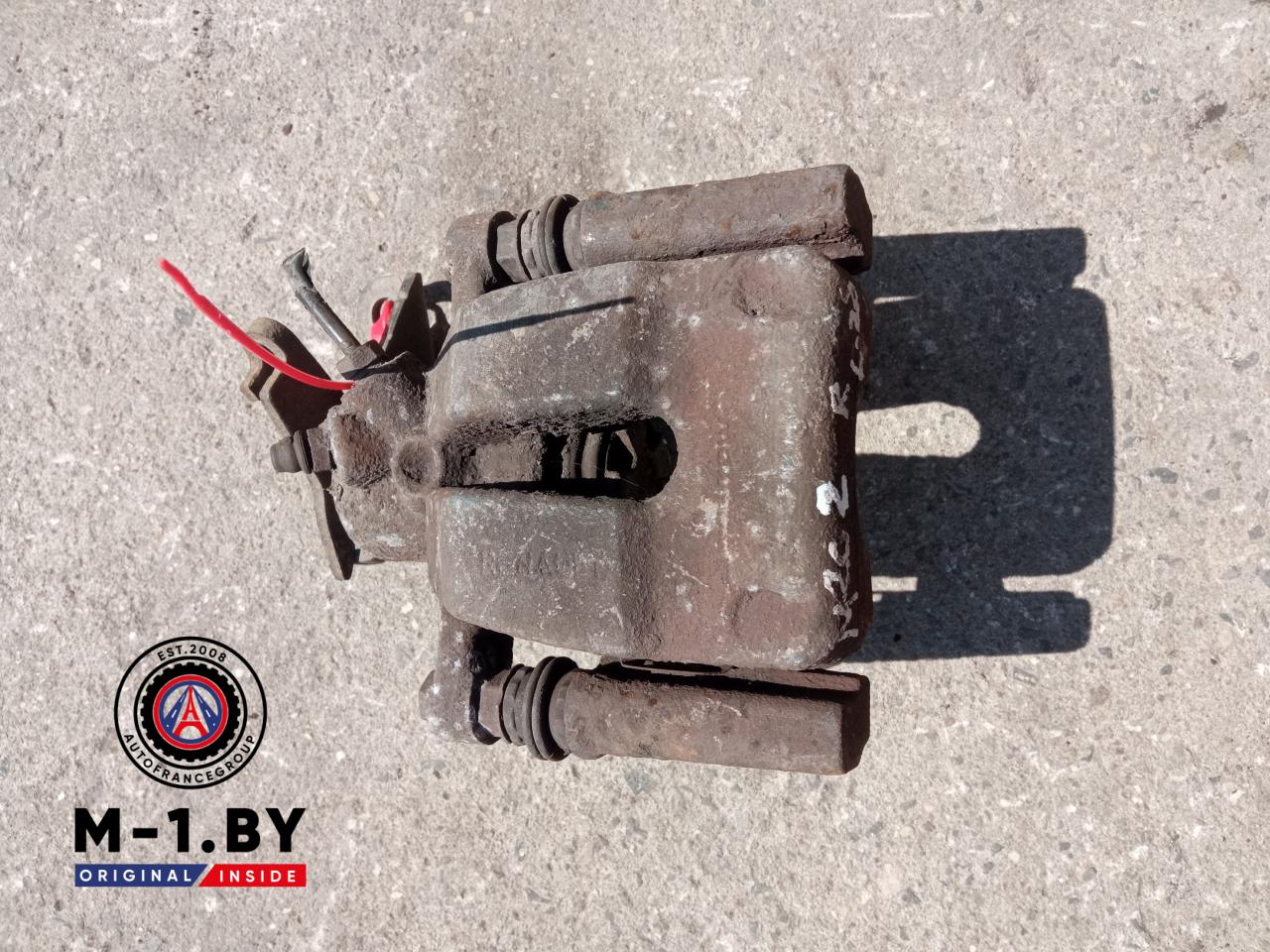 суппорт задний правый Renault Megane 2 поколение (2002 - 2006) - фото №1