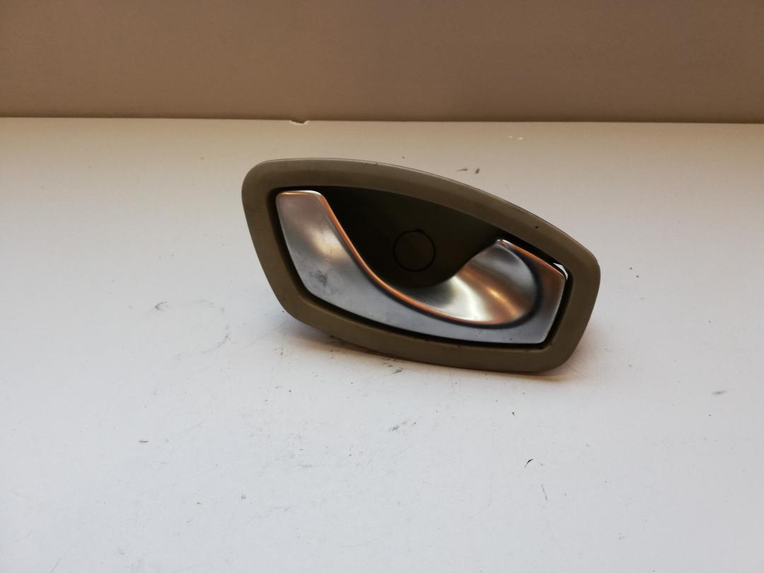 ручка внутренняя передняя правая Renault Latitude 1 поколение 2010, 826720001 - фото №1