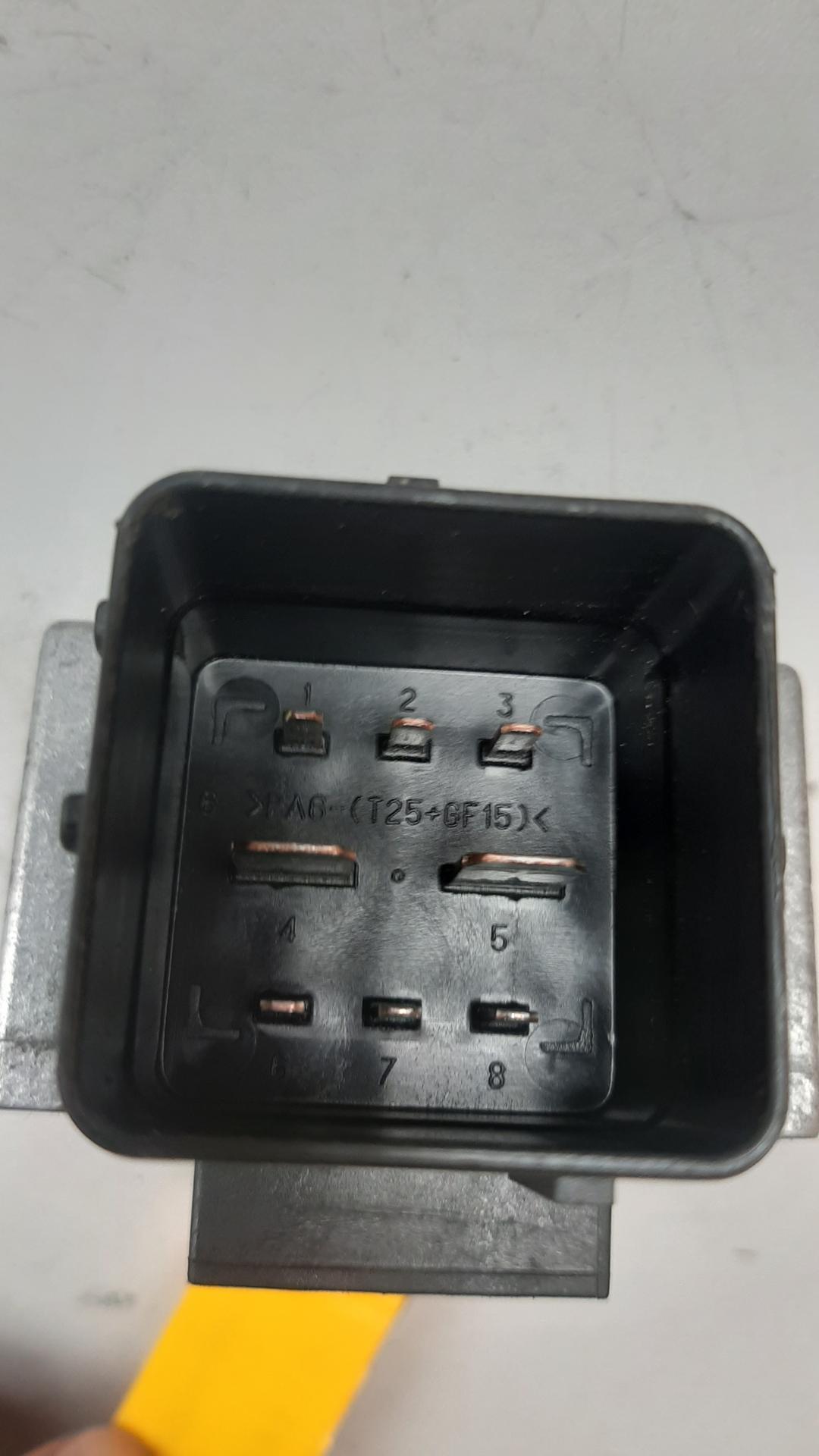 реле накала свечей Renault Latitude 1 поколение 2010, 2.0 л., дизель, 110678071R - фото №1