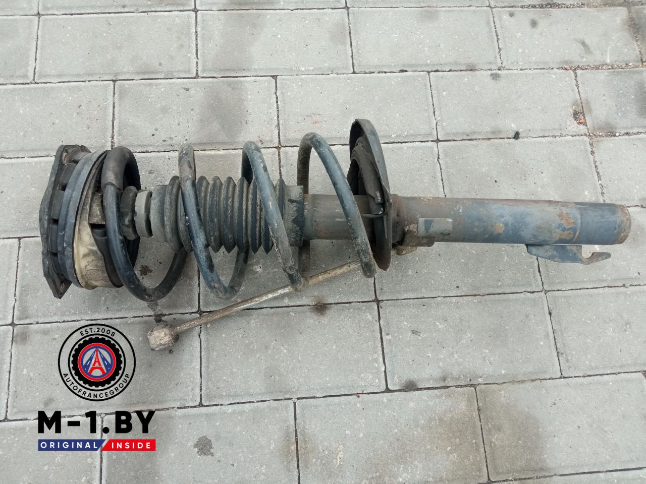 стойка передняя левая Renault Megane 2 поколение (2002 - 2006) - фото №1