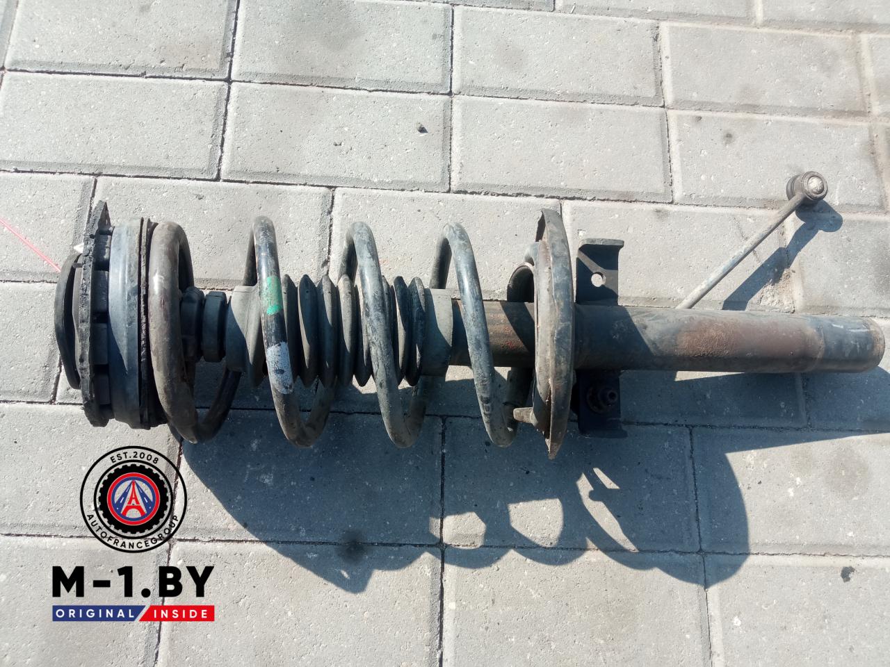 стойка передняя правая Renault Megane 2 поколение (2002 - 2006) - фото №1