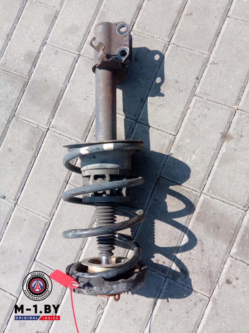 стойка передняя левая Renault Scenic 1 поколение (1996 - 1999), 7700840234 - фото №1