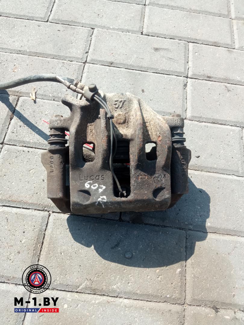 суппорт передний правый Peugeot 607 1 поколение (2000 - 2004) - фото №1