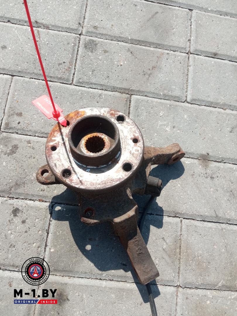 ступица передняя правая Renault Kangoo 1 поколение (1997 - 2003), 1.5 л., дизель - фото №1